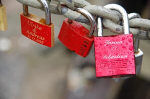 スマホの浮気証拠を削除する前に知っておくべきバックアップ方法は？