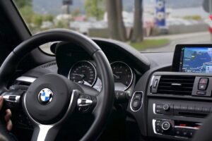 旦那の浮気調査に最適な車GPSの選び方は？